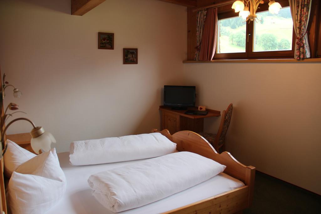 Panorama-Hotel Winklerhof Holzgau Room photo