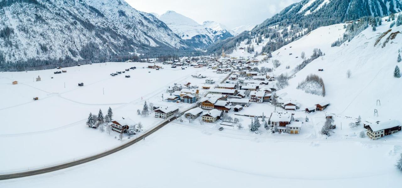 Panorama-Hotel Winklerhof Holzgau Exterior photo